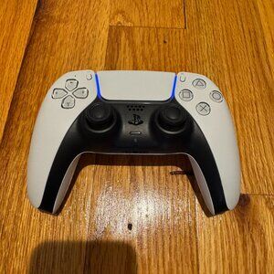 Sony - Playstation 5 DualSense Wireless Controller - White